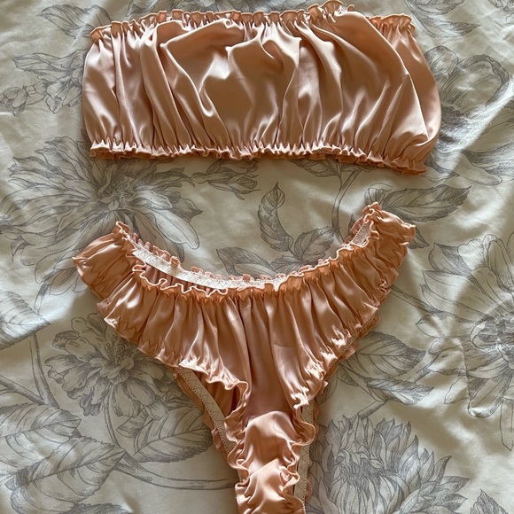 Adorable Lingerie Set - Picture 1 of 2